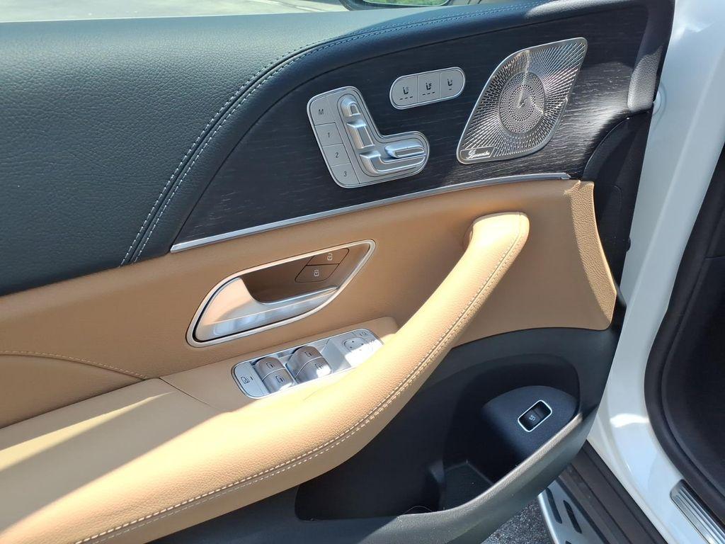 2026 Mercedes-BENZ GLE thumbnail 12