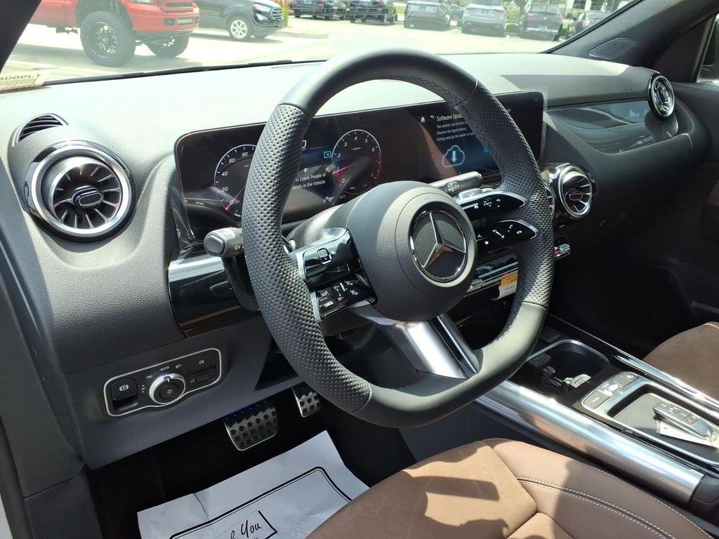 2026 Mercedes-BENZ GLA — миниатюра 16