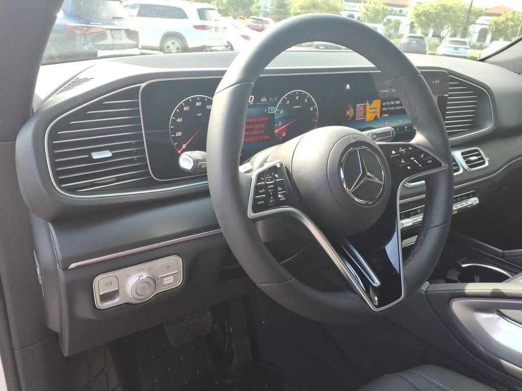 2026 Mercedes-BENZ GLE — миниатюра 16