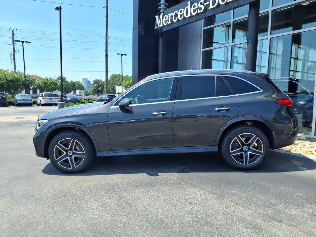 2026 Mercedes-BENZ GLC — миниатюра 3