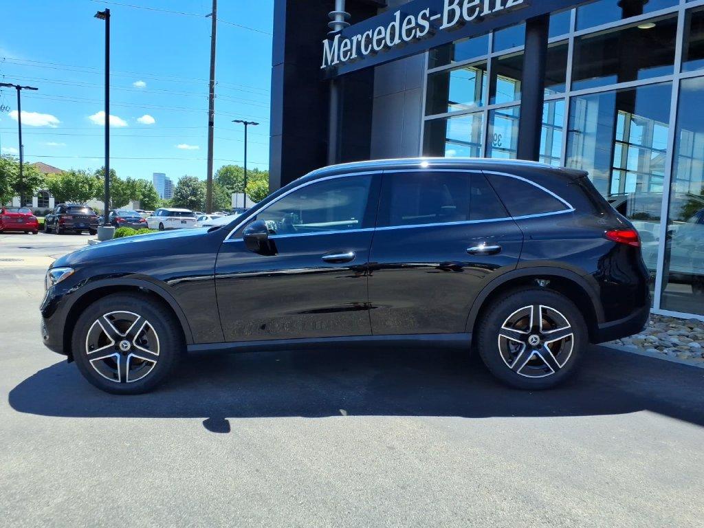 2026 Mercedes-BENZ GLC — миниатюра 3