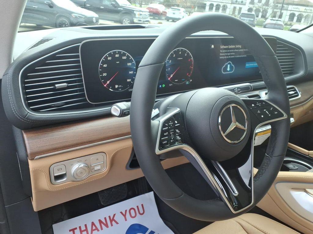2026 Mercedes-BENZ GLE — миниатюра 16