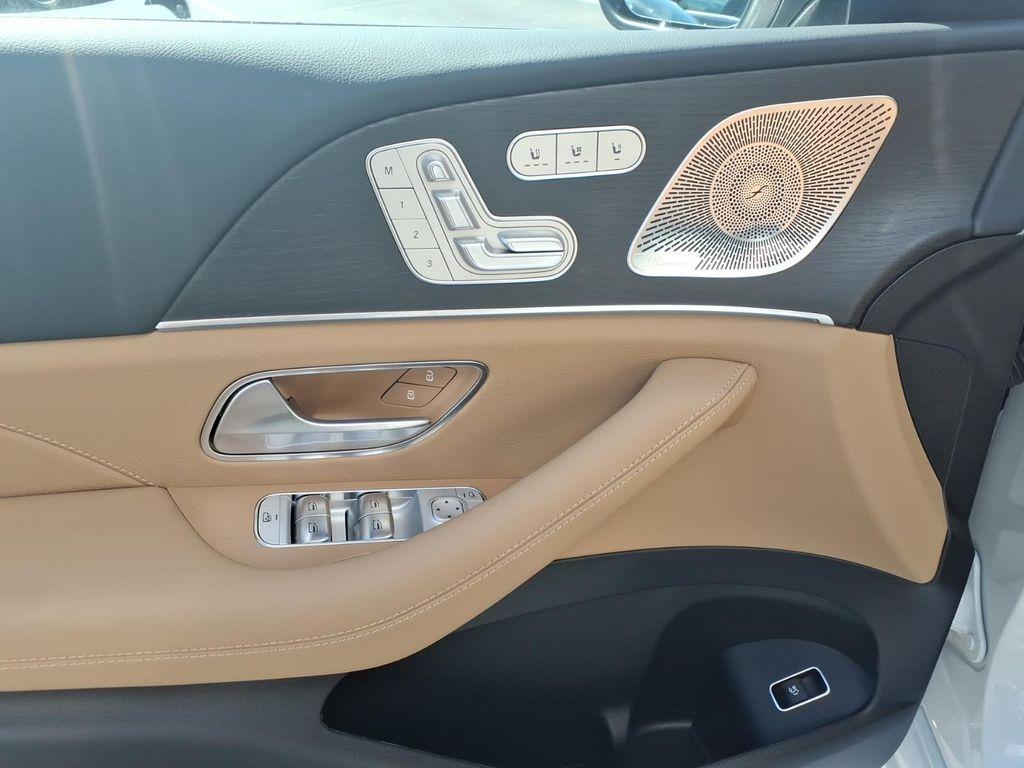 2026 Mercedes-BENZ GLE — миниатюра 12