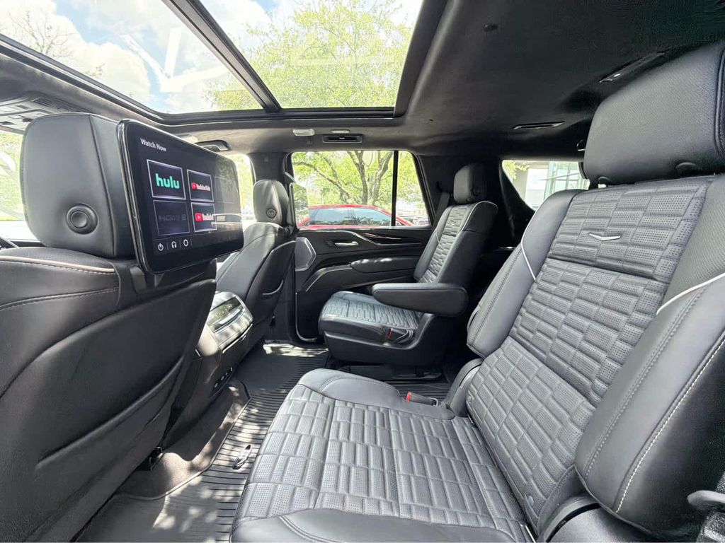 2023 Cadillac ESCALADE V-SERIES thumbnail 31