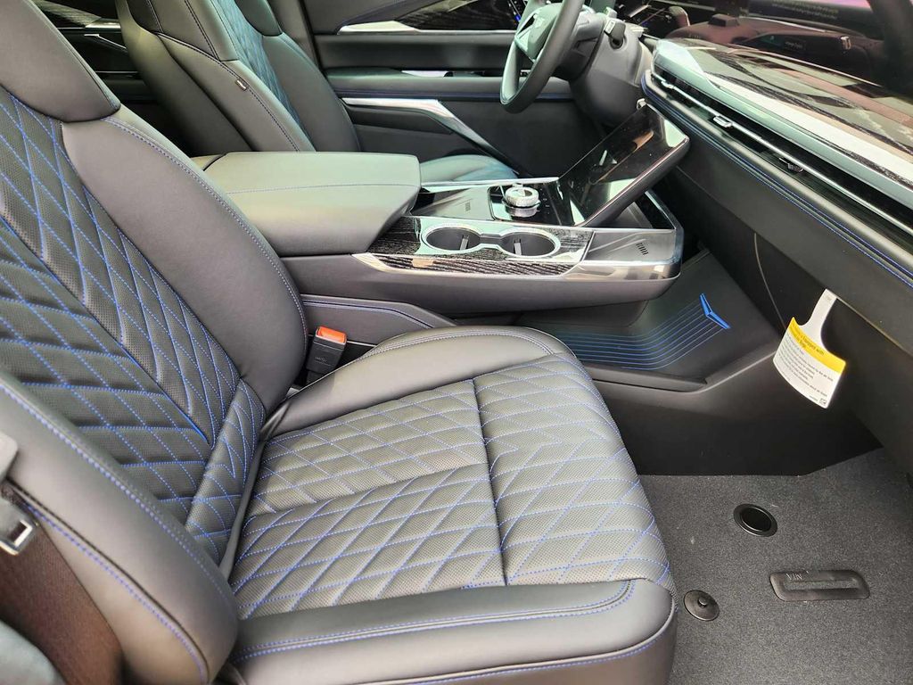 2026 Cadillac ESCALADE IQL LUXURY — миниатюра 9
