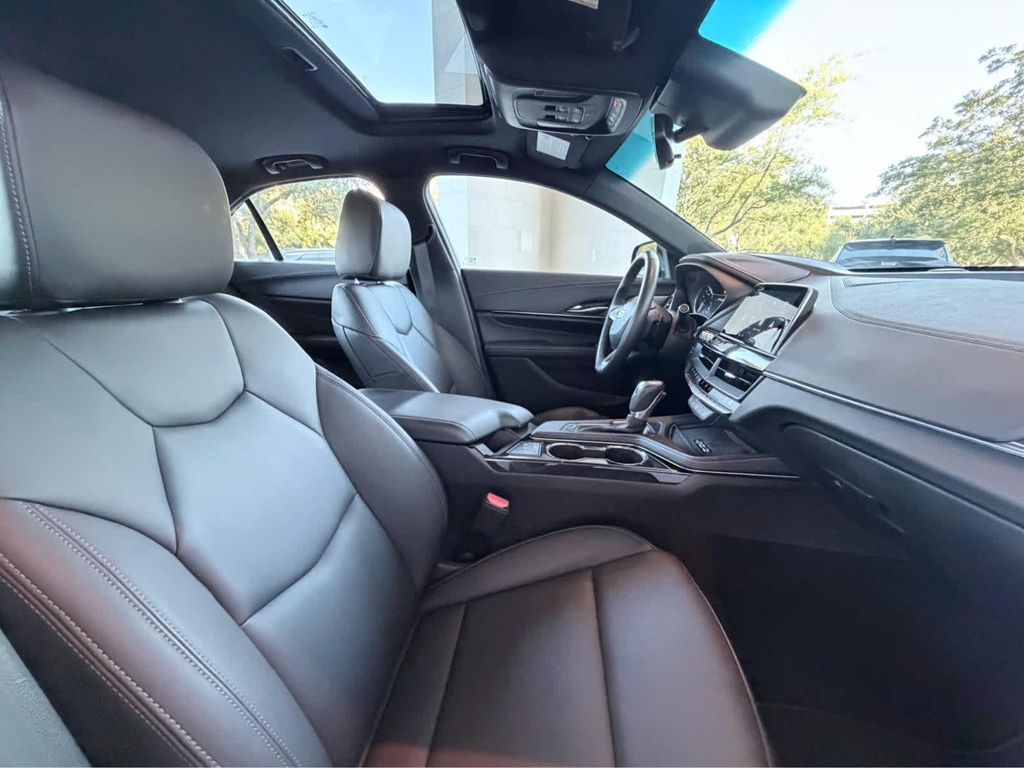 صورة مصغرة 16 لـ 2025 Cadillac CT4 LUXURY RWD