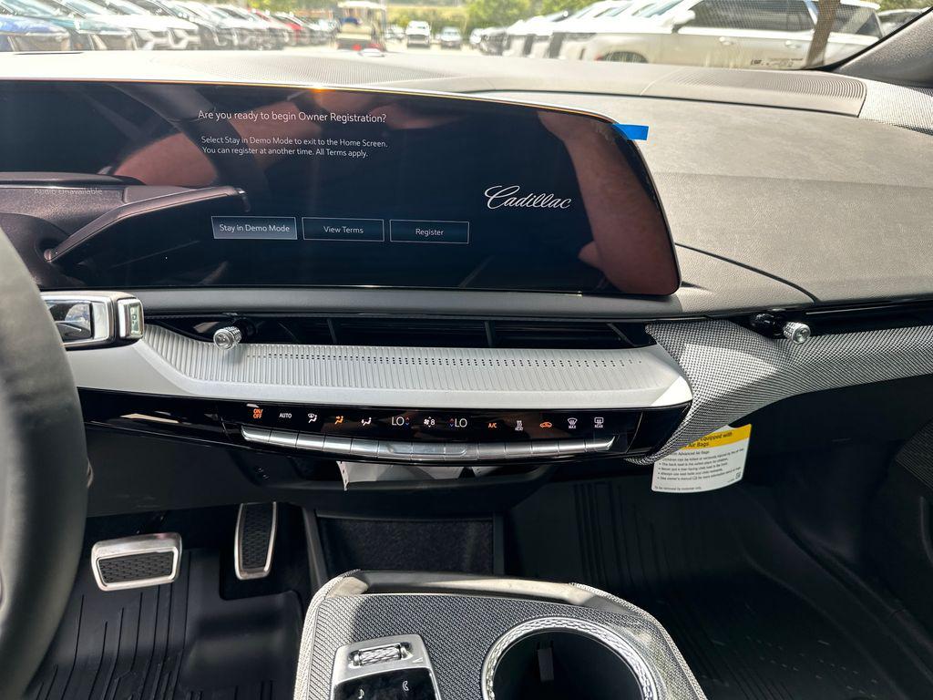 2027 Cadillac OPTIQ LUXURY — миниатюра 28