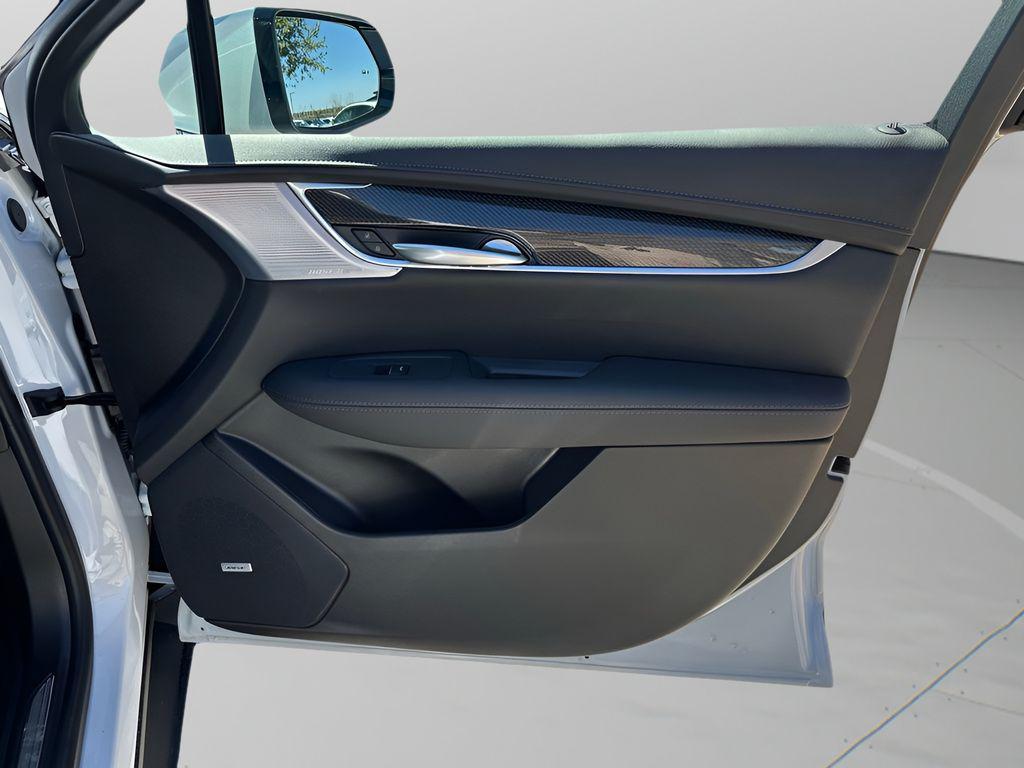 صورة مصغرة 13 لـ 2026 Cadillac XT5 SPORT