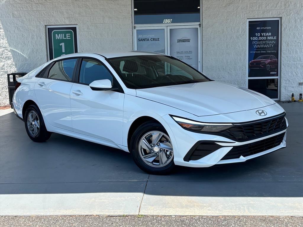 New 2026 Hyundai ELANTRA SE