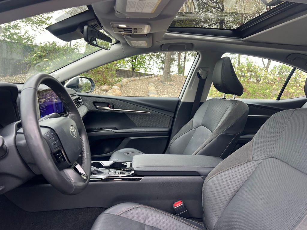 TOYOTA CAMRY - 10
