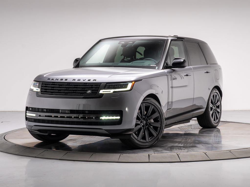 New 2026 Land Rover Range Rover P550e SE