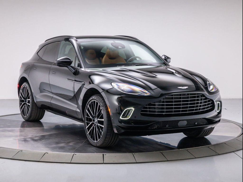 2022 Aston Martin DBX