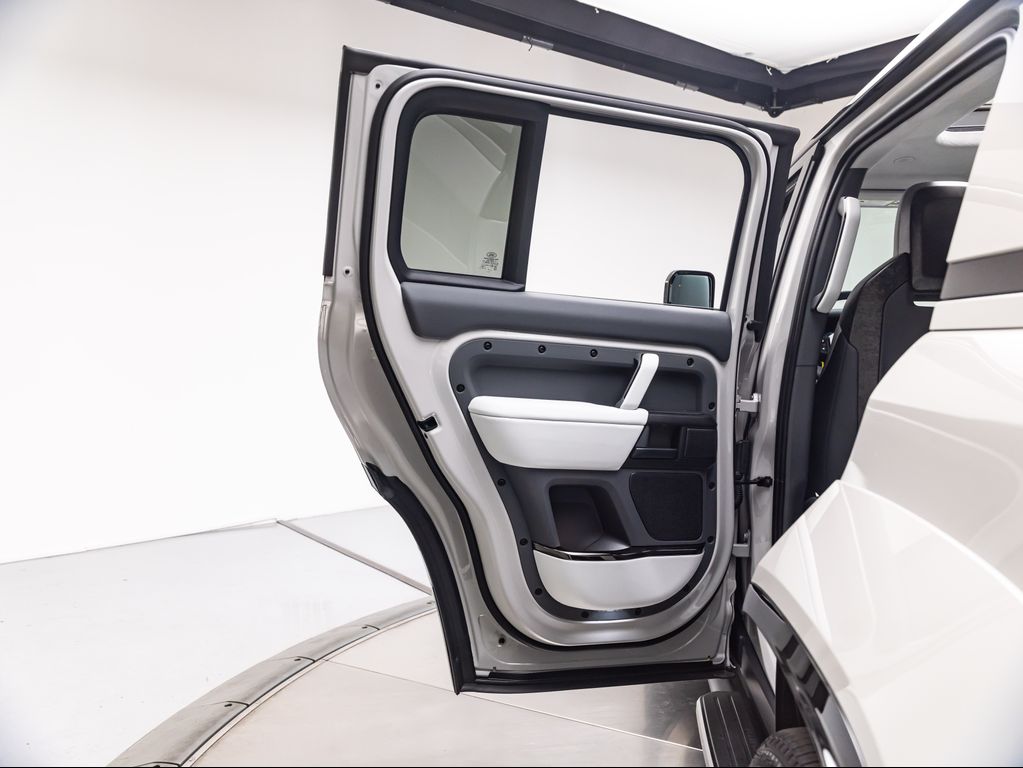 صورة مصغرة 26 لـ 2026 LAND Rover DEFENDER P635 OCTA