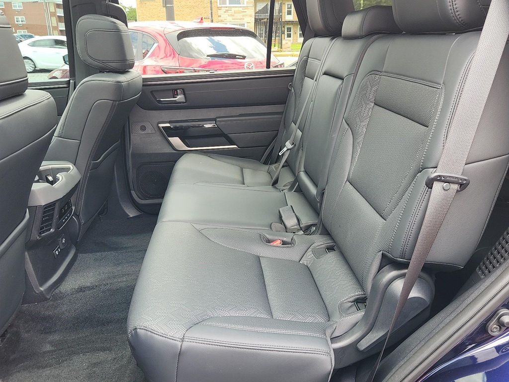 2025 Toyota SEQUOIA LIMITED — миниатюра 27