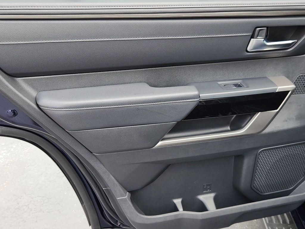 2025 Toyota SEQUOIA LIMITED — миниатюра 23