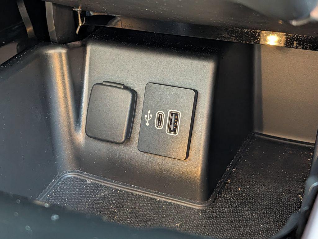 صورة مصغرة 24 لـ 2025 FORD EXPLORER PLATINUM