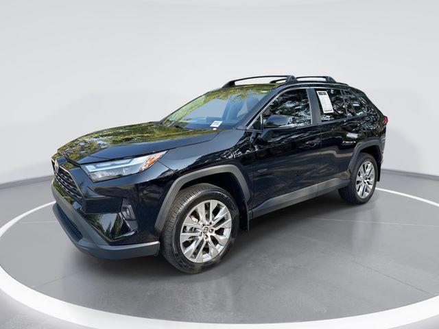 2025 Toyota RAV4 XLE PREMIUM — фото 1