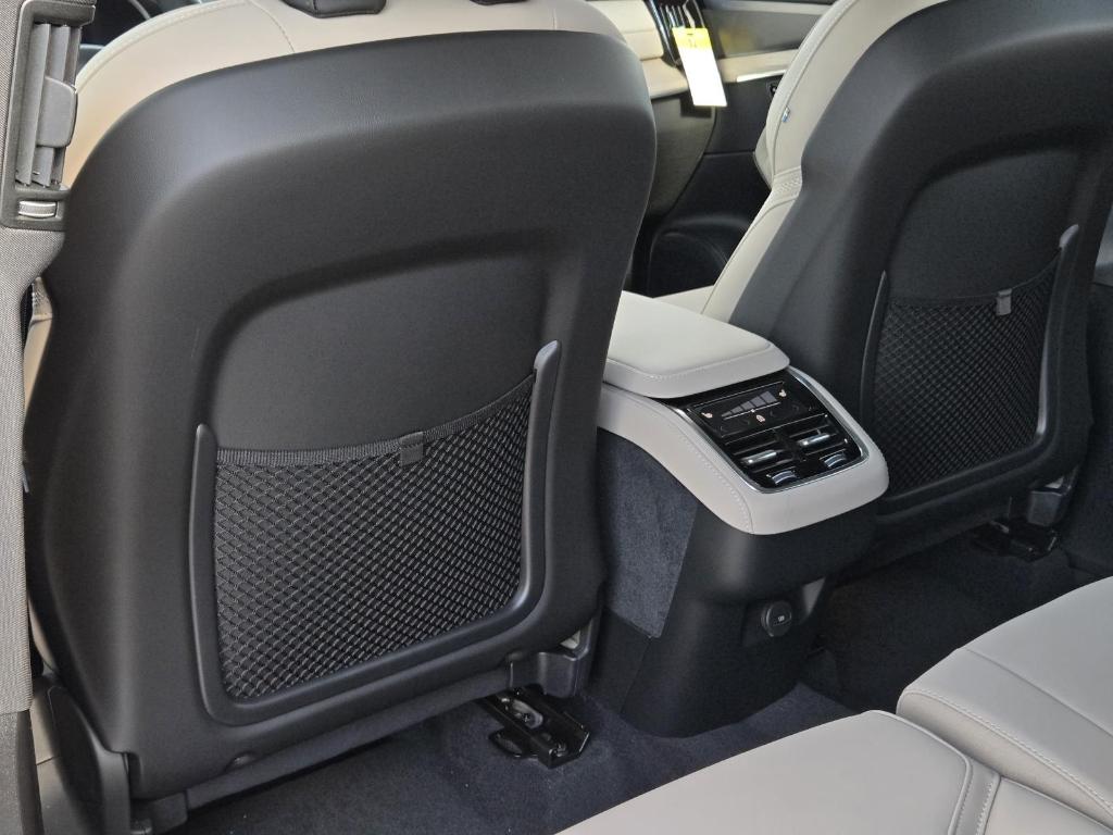 صورة مصغرة 30 لـ 2026 Volvo XC90 B6 PLUS 7-SEATER