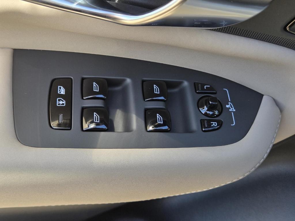 صورة مصغرة 23 لـ 2026 Volvo XC90 B6 PLUS 7-SEATER