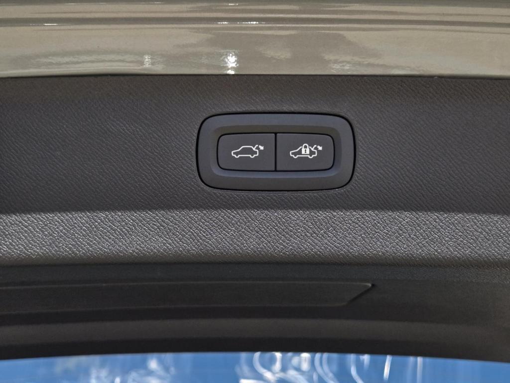 صورة مصغرة 12 لـ 2026 Volvo XC90 B6 PLUS 7-SEATER