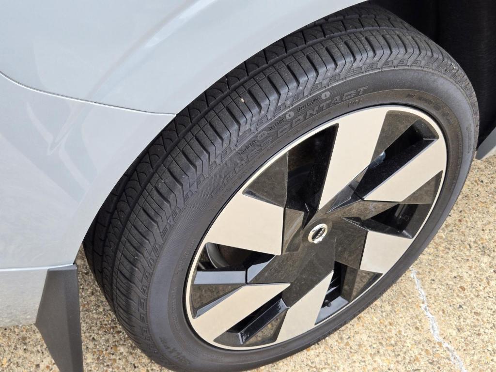 2025 Volvo XC60 PLUG-IN HYBRID T8 PLUS — фото 12