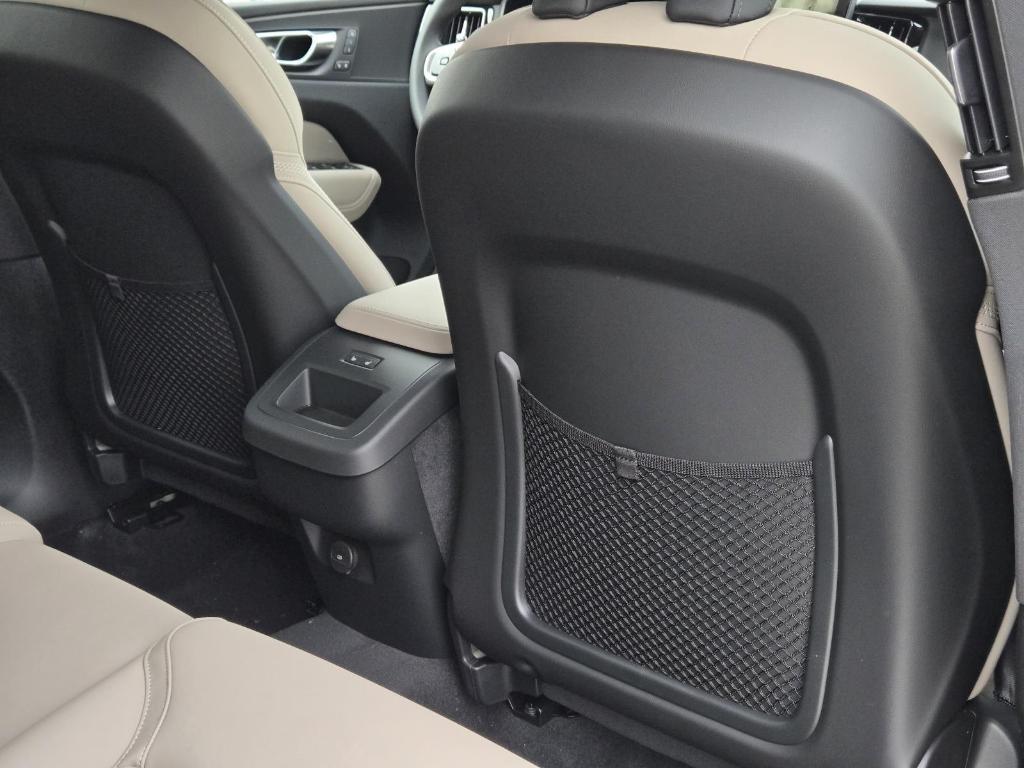 2026 Volvo XC60 B5 PLUS 缩略图 29
