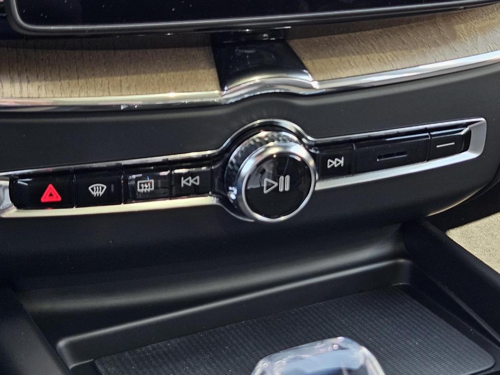صورة مصغرة 20 لـ 2026 Volvo XC60 B5 PLUS