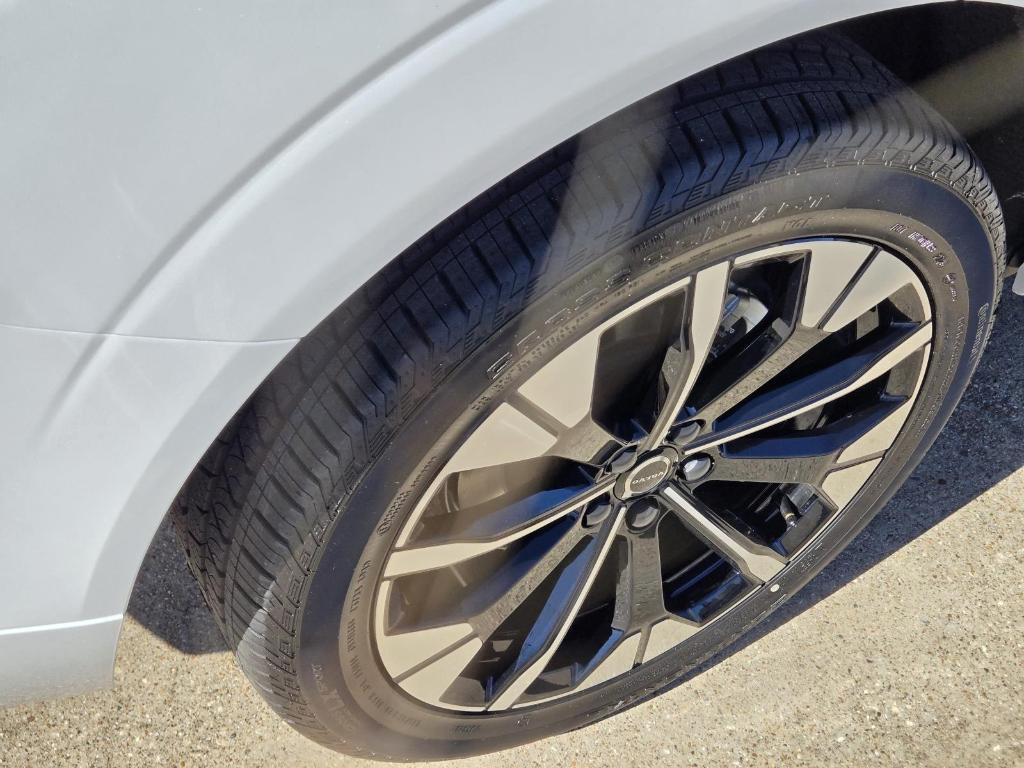2026 VOLVO XC60 B5 PLUS — фото 10
