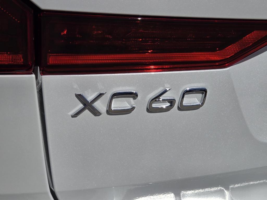 2026 VOLVO XC60 B5 PLUS — фото 8