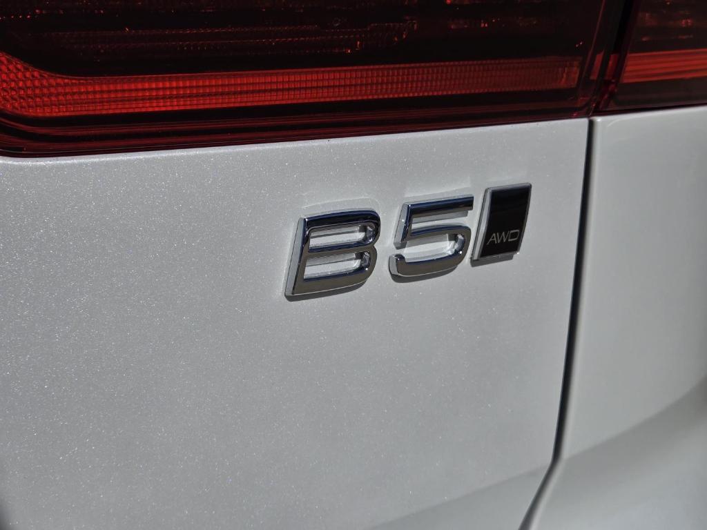 2026 VOLVO XC60 B5 PLUS — фото 9
