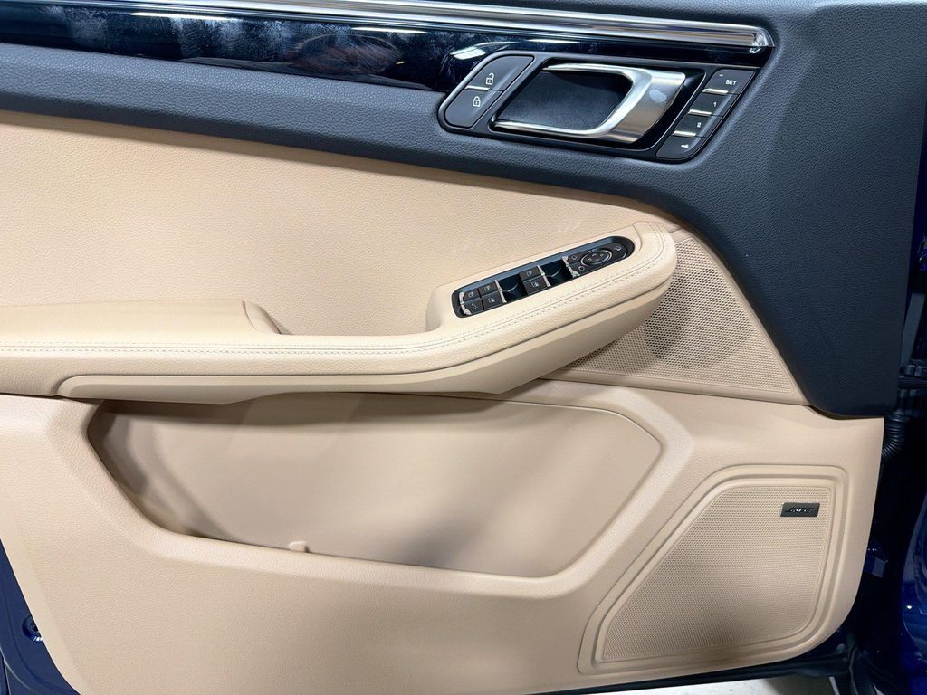 2026 Porsche MACAN — миниатюра 22