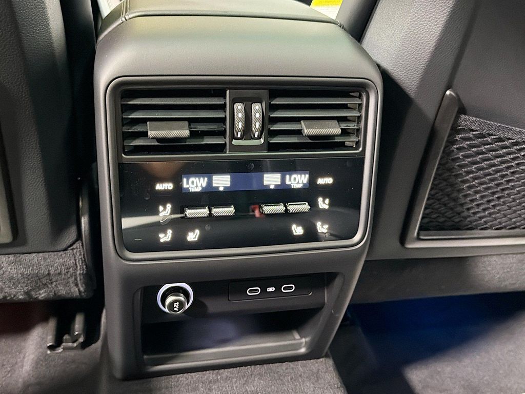 2026 Porsche CAYENNE GTS 缩略图 21