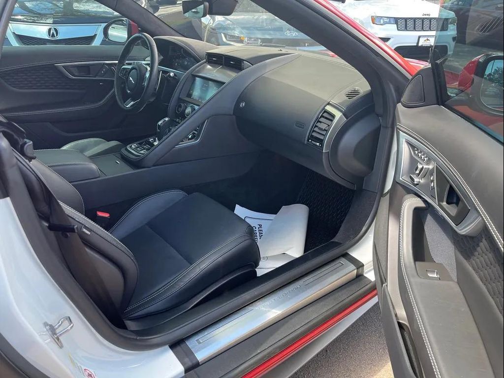 2021 Jaguar F-TYPE FIRST EDITION P300 RWD AUTOMATIC — миниатюра 26