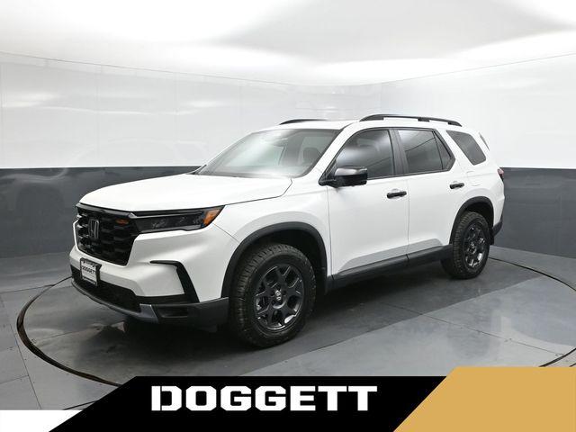 New 2025 Honda Pilot TrailSport