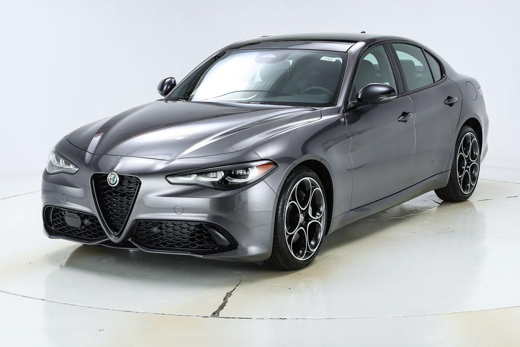 New 2025 Alfa Romeo Giulia Base