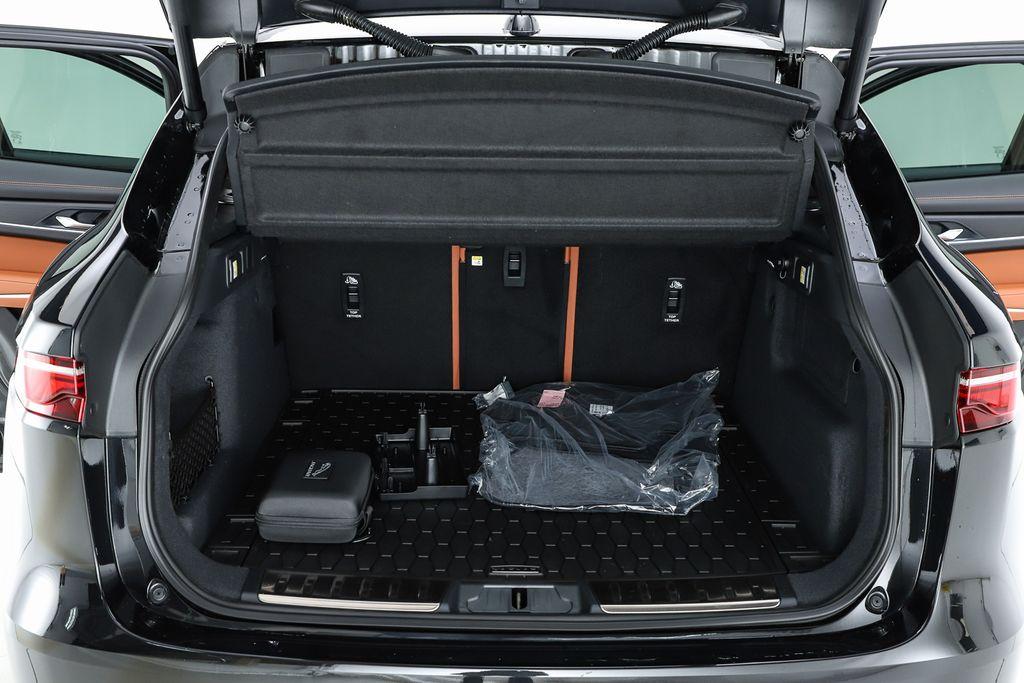 صورة مصغرة 30 لـ 2026 Jaguar F-PACE P400 R-DYNAMIC S