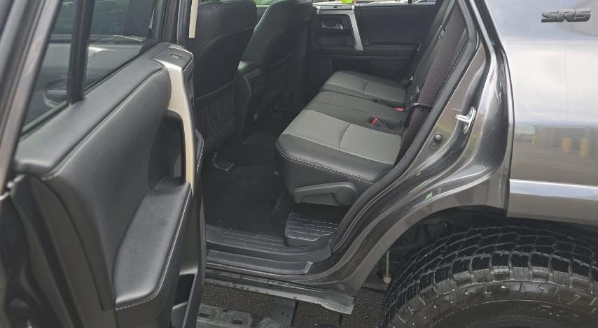 TOYOTA 4RUNNER - 8
