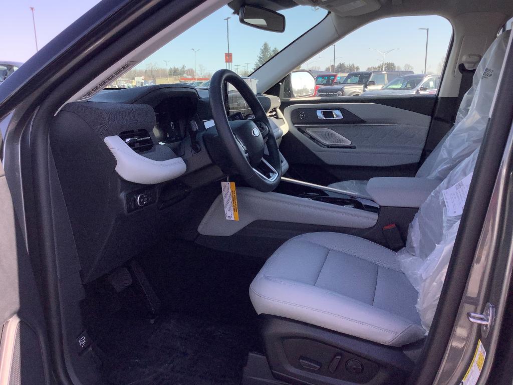 صورة 9 لـ 2026 FORD EXPLORER PLATINUM
