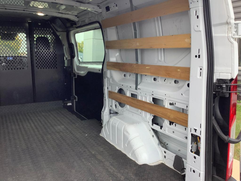 صورة 9 لـ 2024 FORD TRANSIT-250 BASE