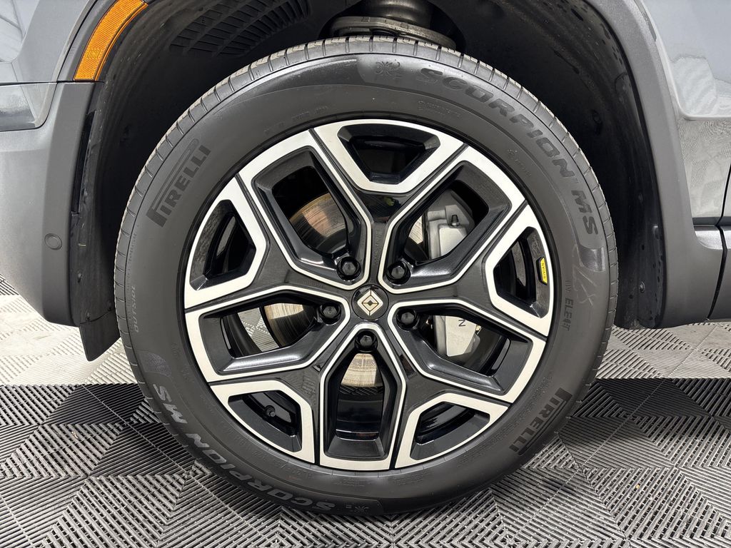 صورة 9 لـ 2025 Rivian R1S ADVENTURE TRIM
