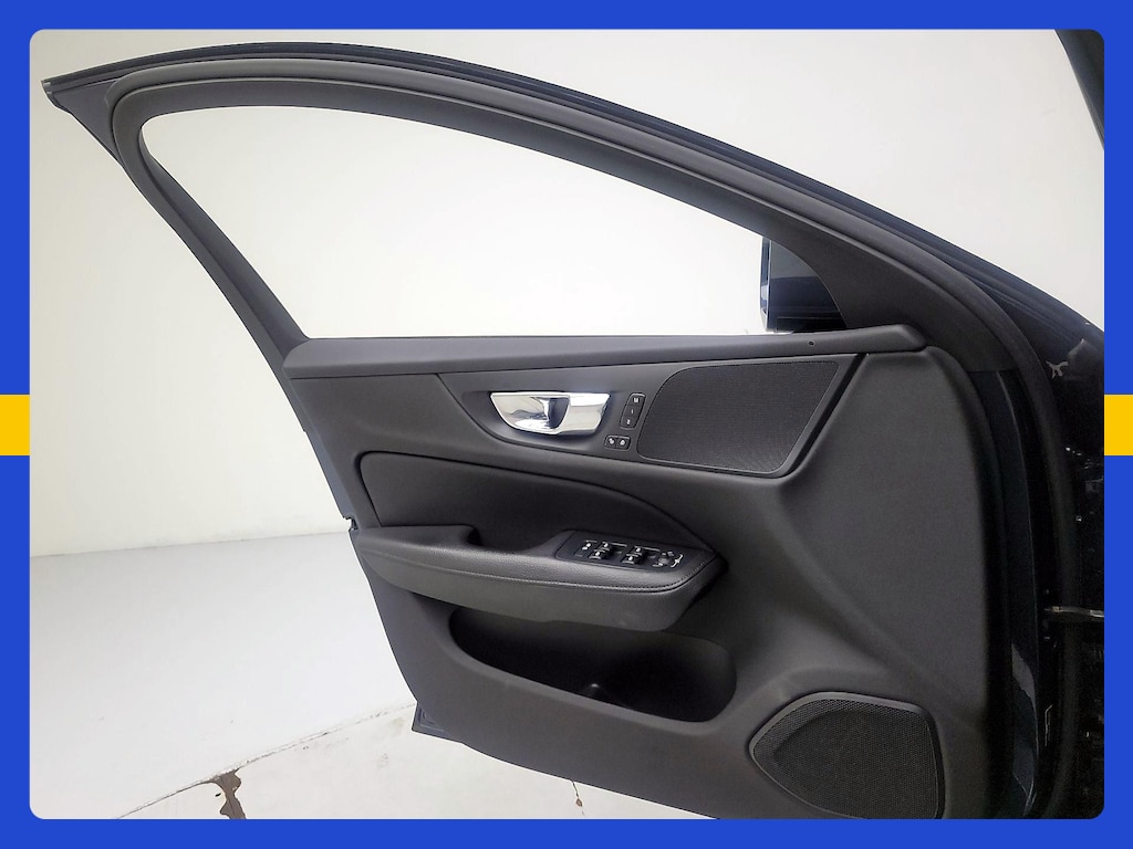 صورة مصغرة 15 لـ 2020 Volvo V60 CROSS COUNTRY T5