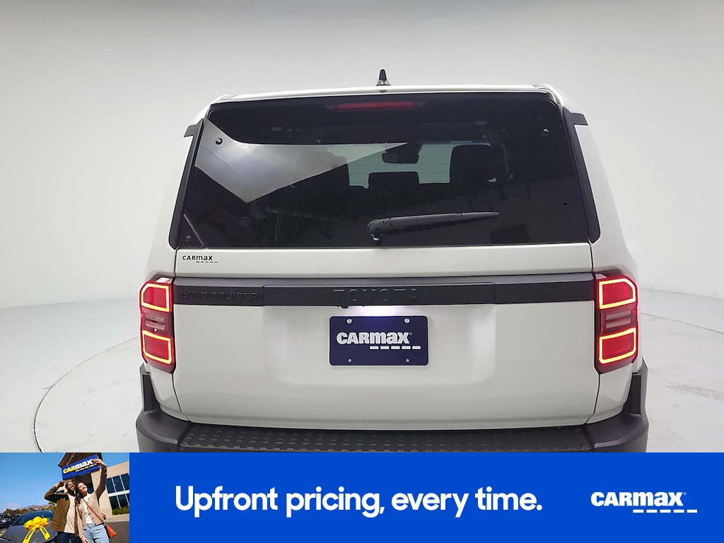 TOYOTA LAND CRUISER - 7