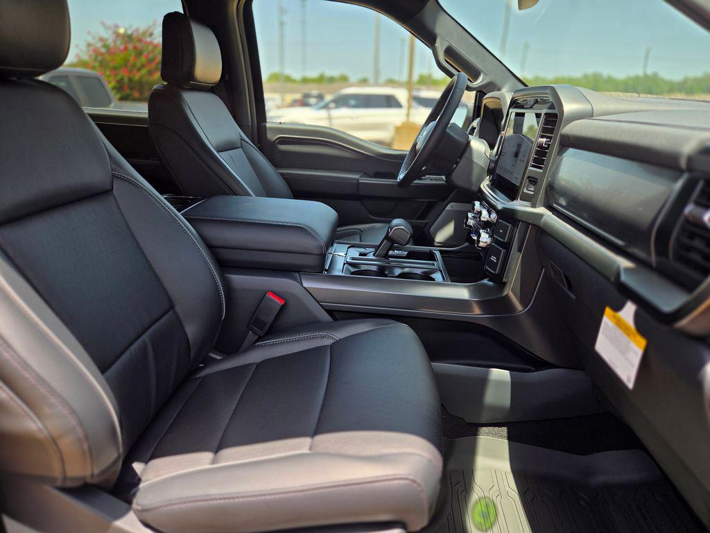 صورة 10 لـ 2026 FORD F-150 LARIAT