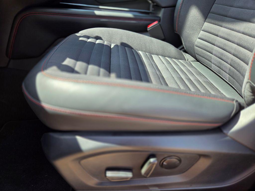 صورة مصغرة 32 لـ 2026 FORD EXPLORER ST-LINE