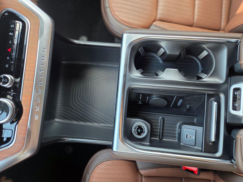 صورة مصغرة 32 لـ 2027 FORD EXPEDITION KING RANCH