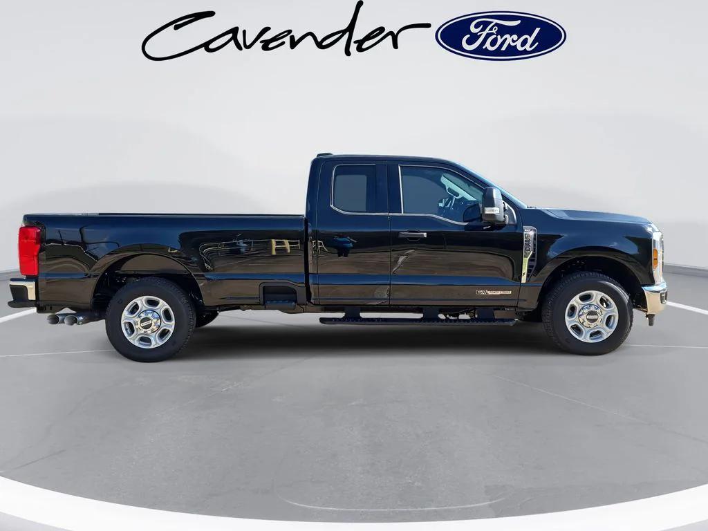 2026 FORD F-250 XLT photo 4