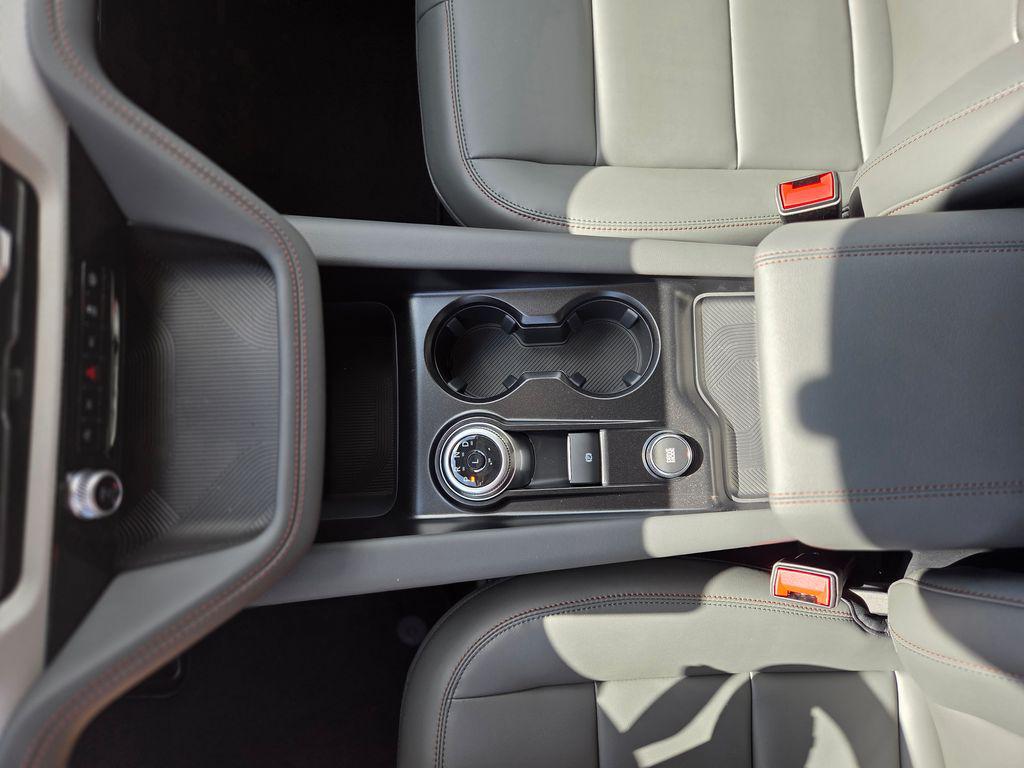 صورة مصغرة 28 لـ 2026 FORD EXPLORER ACTIVE