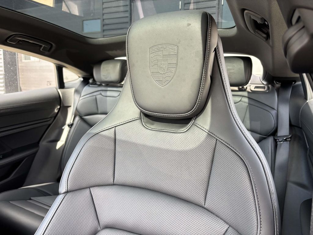2026 Porsche TAYCAN 4 缩略图 16