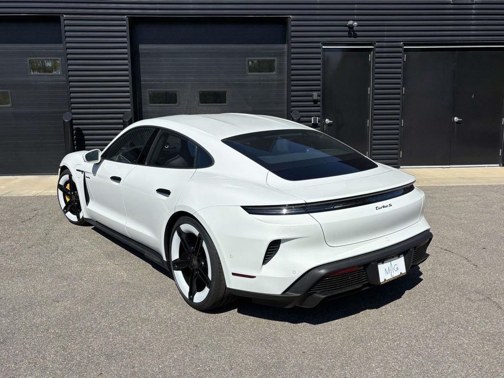 2026 Porsche TAYCAN TURBO S 照片 3