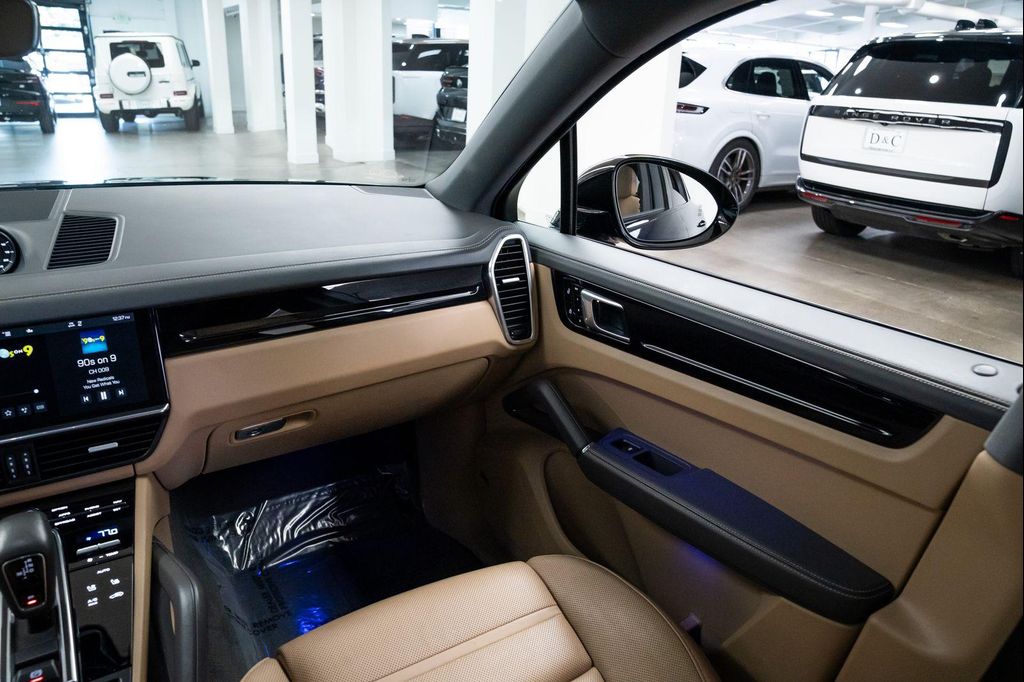 PORSCHE CAYENNE - 10